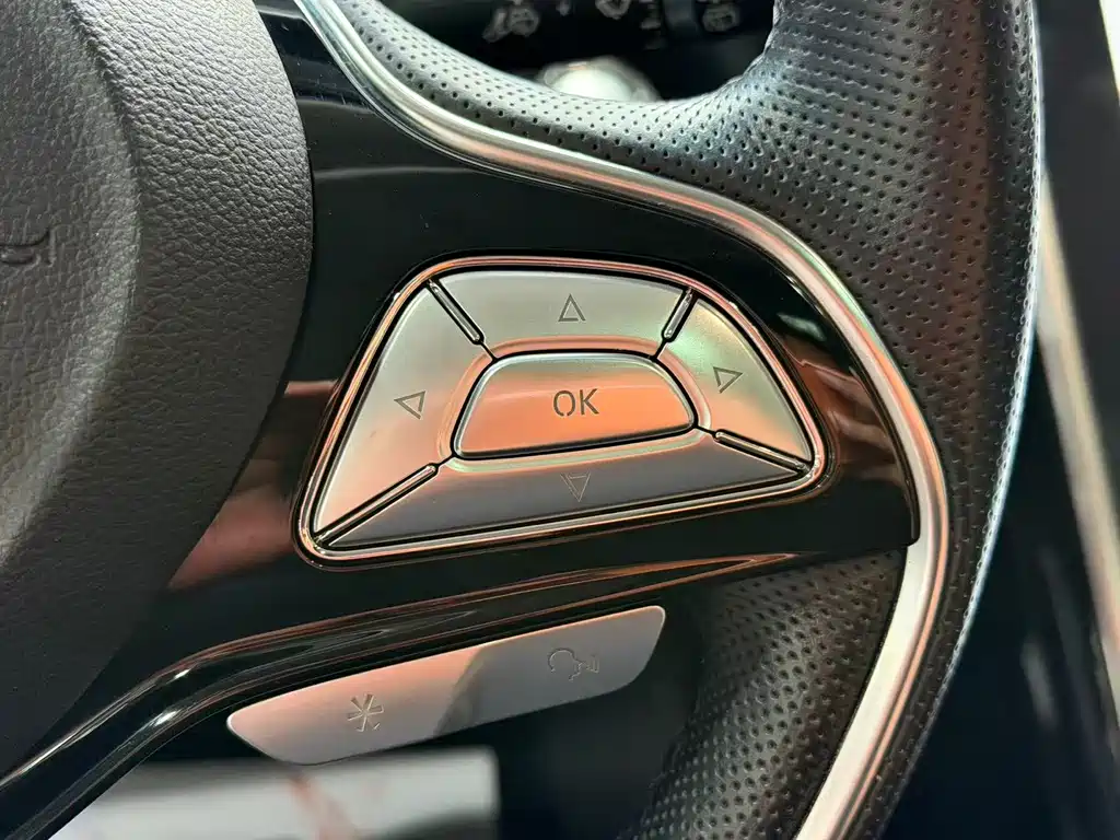 Roewe MARVEL X — миниатюра 12