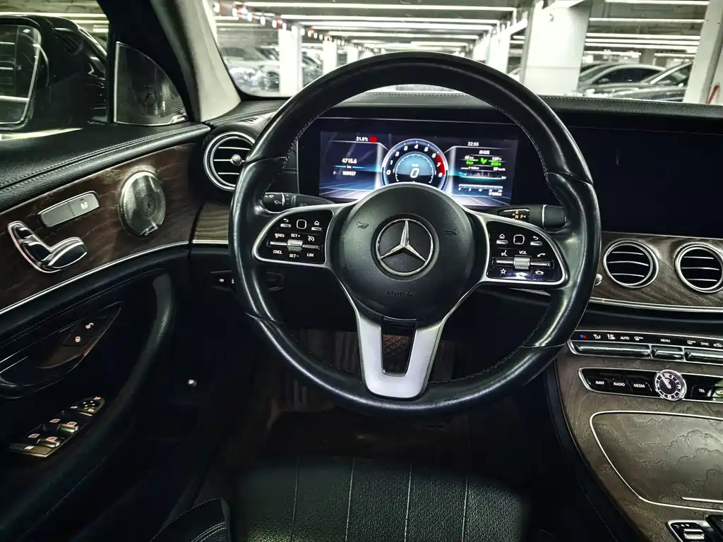 Mercedes-Benz E-Class — миниатюра 8
