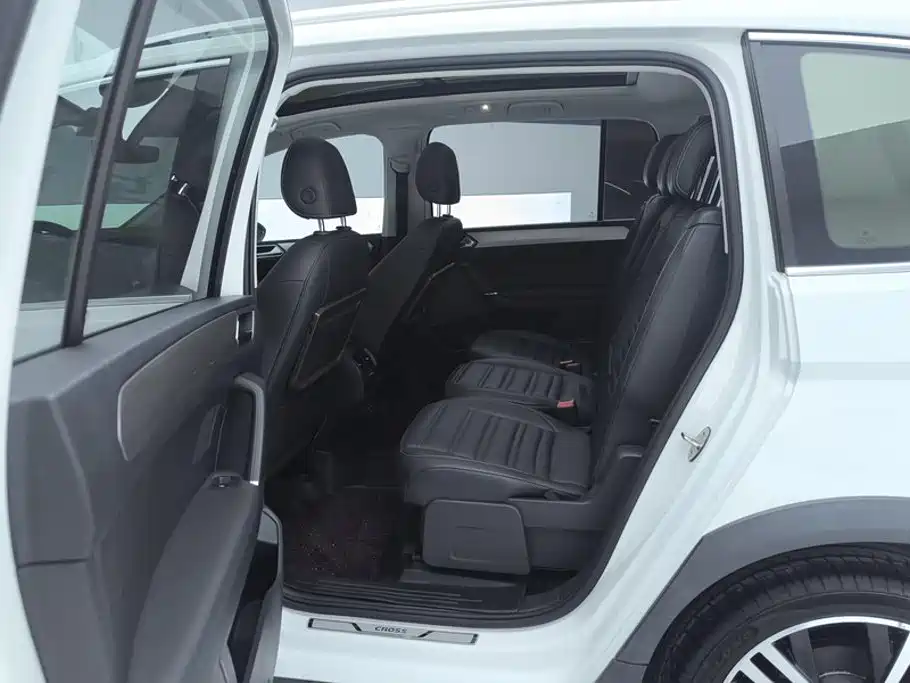 Volkswagen Touran — миниатюра 11