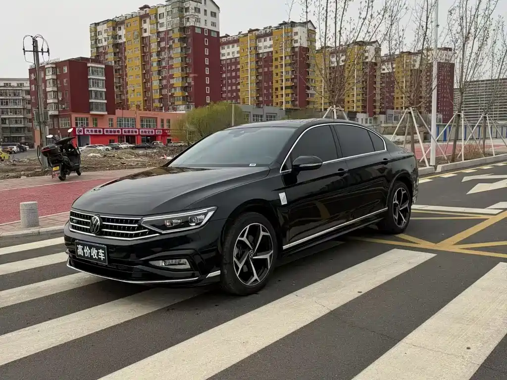 Volkswagen Magotan 2025