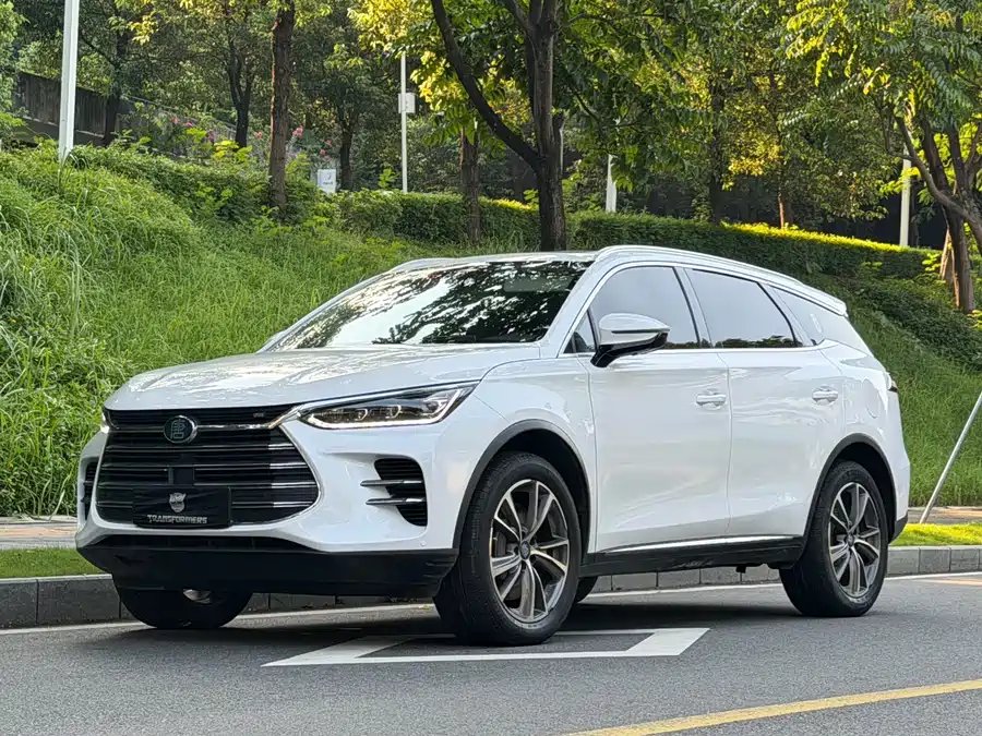 BYD Tang фото 1