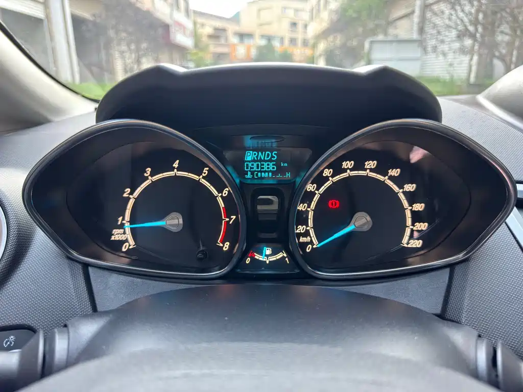 Ford Fiesta Hatchback 1.5L Auto Fashion Type, фото 11