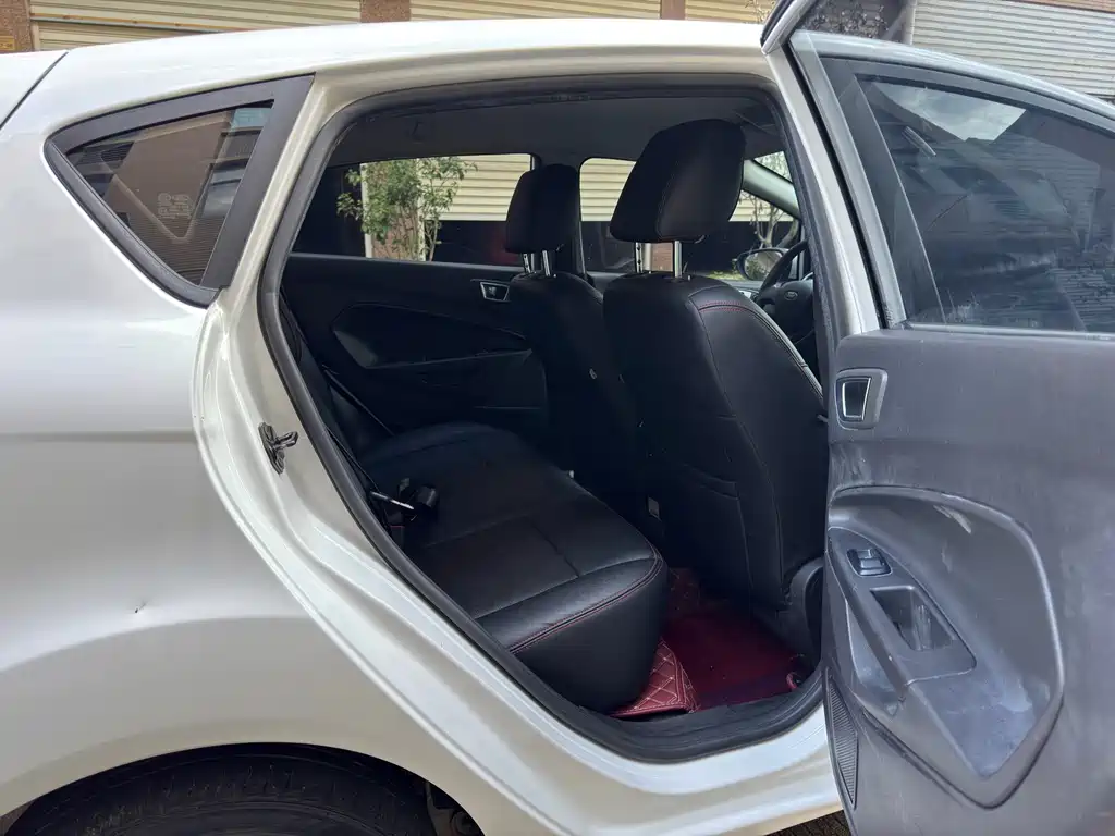 Ford Fiesta Hatchback 1.5L Auto Fashion Type, фото 17