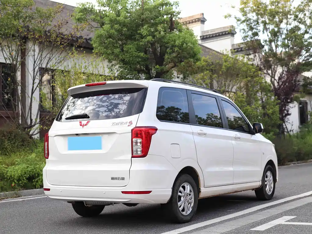 Wuling Hongguang — миниатюра 5
