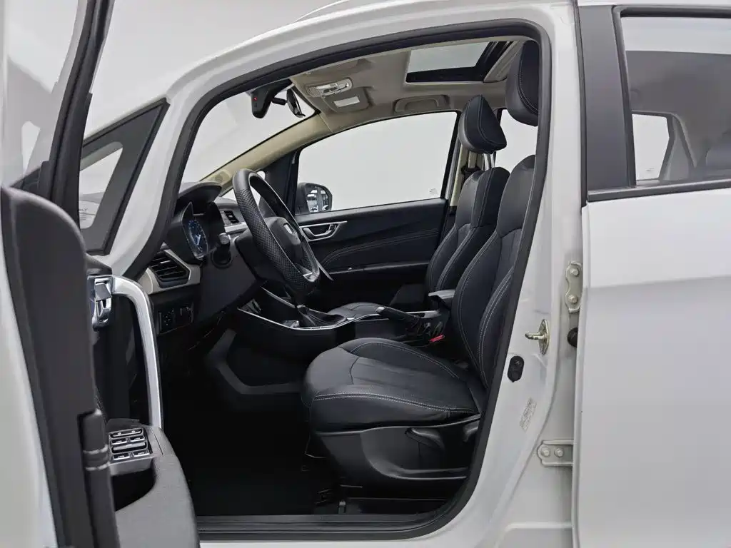 Geely Vision X3 — миниатюра 10