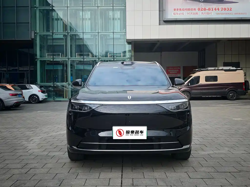 Aito M8 2025 Max+ 53.4kWh 5 мест (192 ）