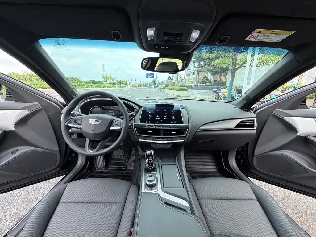 Cadillac CT5 — миниатюра 10