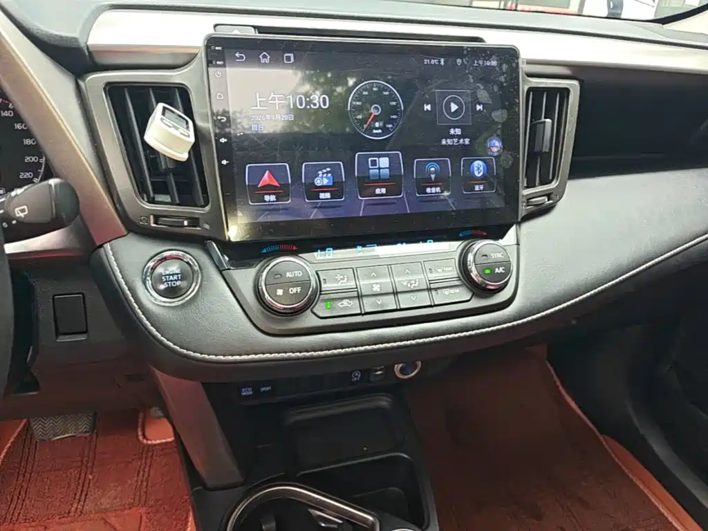 Toyota RAV4 — миниатюра 13