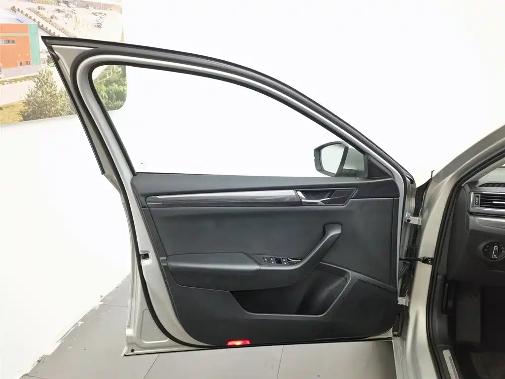 Skoda Superb 2018 TSI330 DSG Luxury V