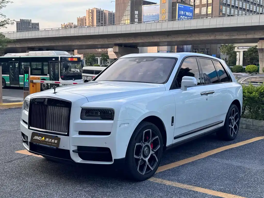 Rolls-Royce Cullinan 2018 мест