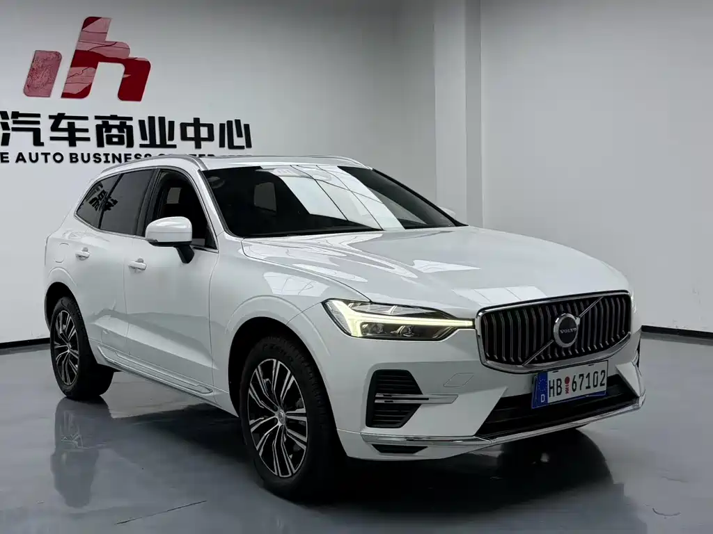Volvo XC60 2022 B5 Luxury