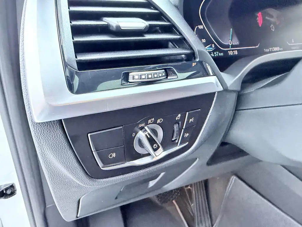 BMW iX3 — миниатюра 7
