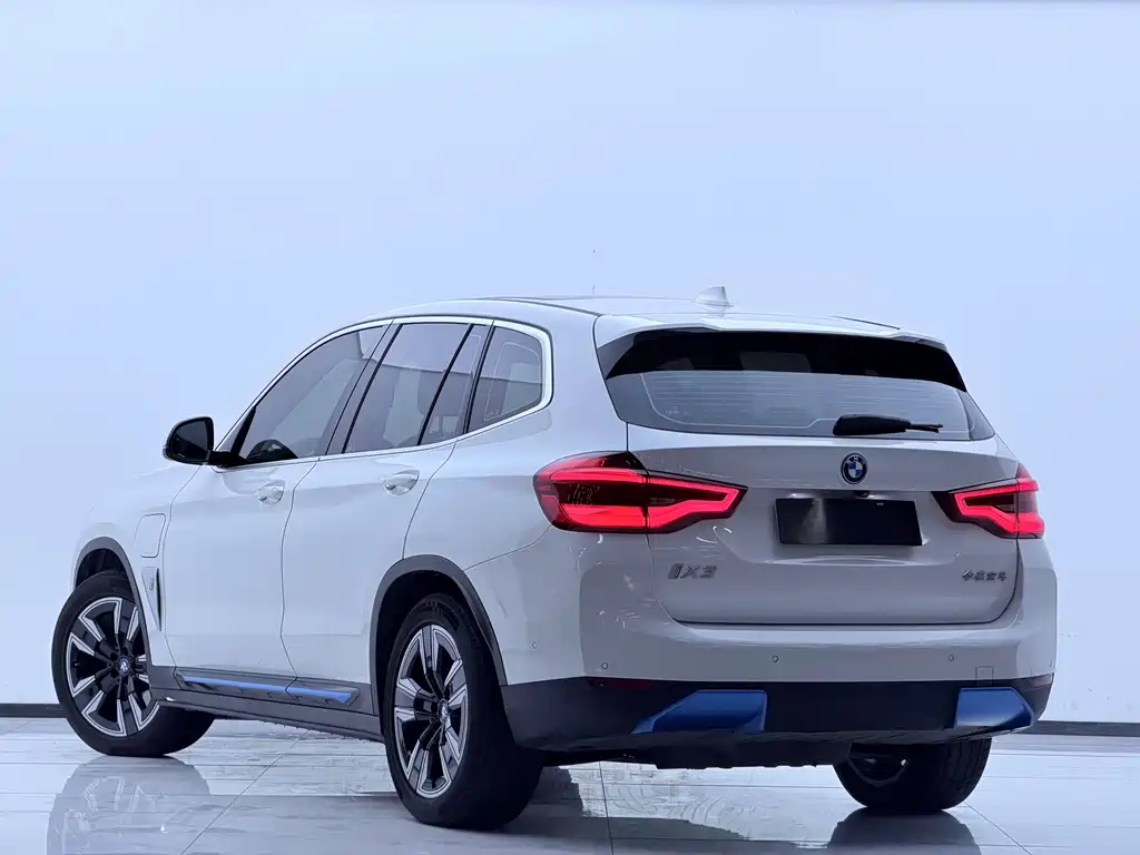 BMW iX3 — миниатюра 19