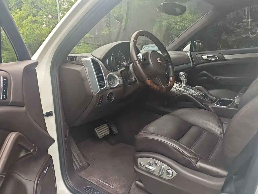 Porsche Cayenne 2011 Cayenne Turbo 4.8T