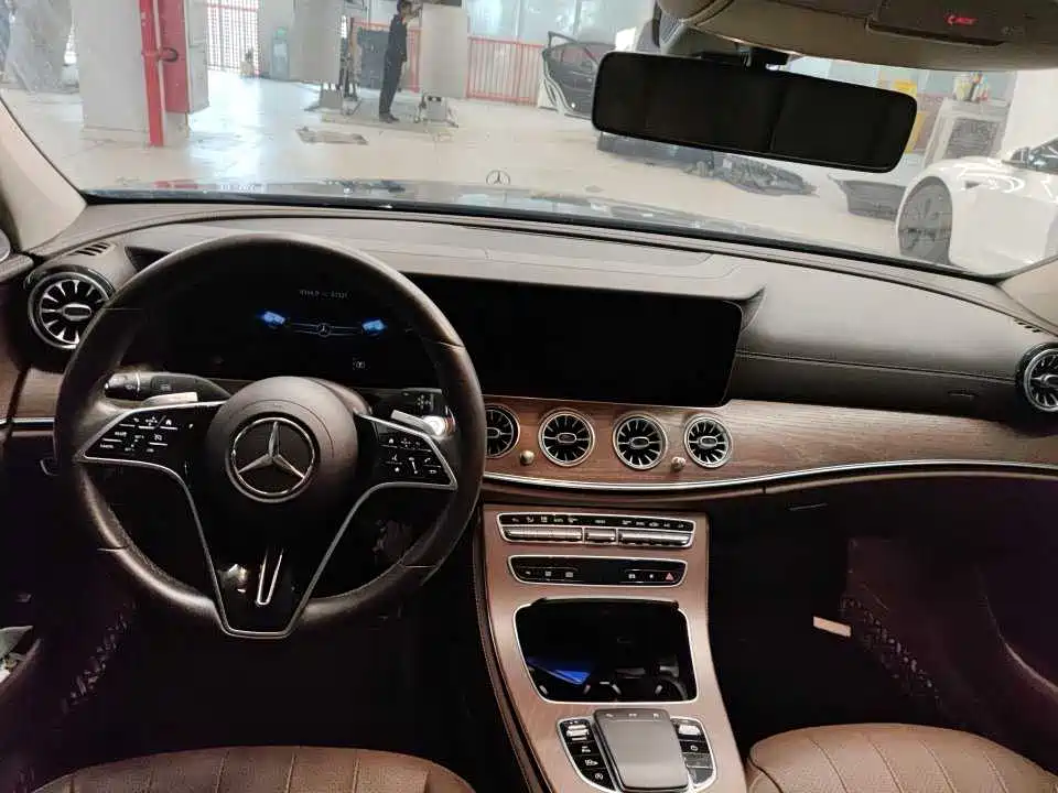 Mercedes-Benz E-Class E 2023 E 300 L Fashion