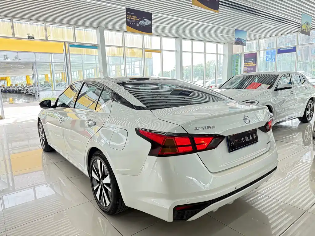 Nissan Teana — миниатюра 5