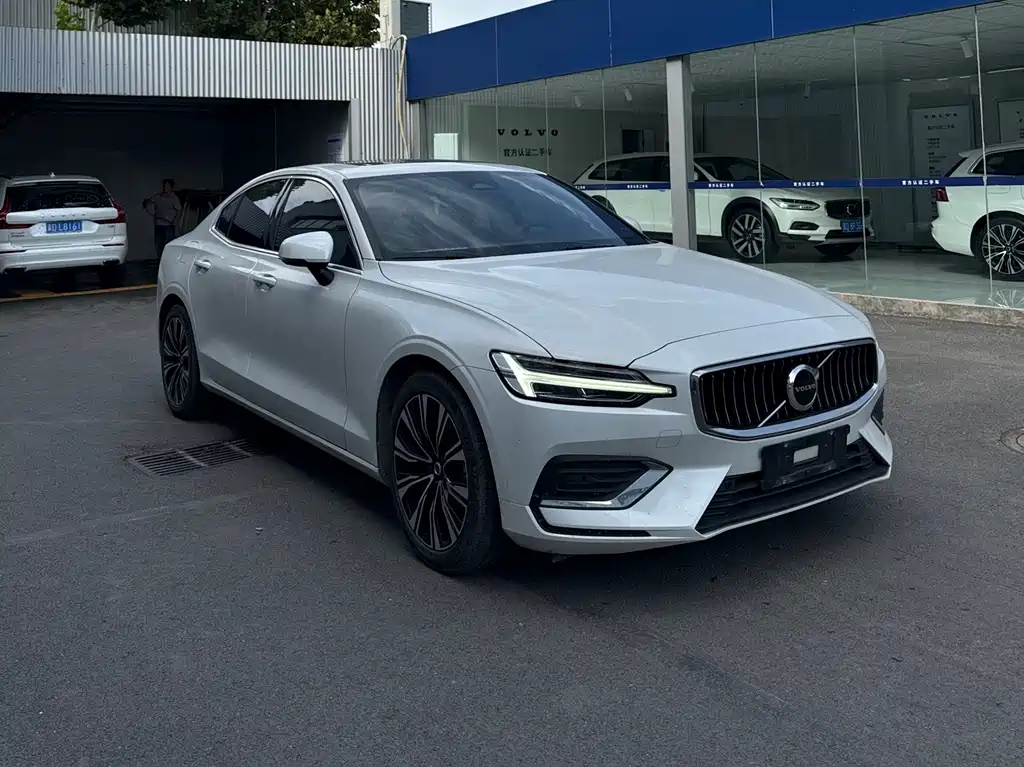 VOLVO  S60