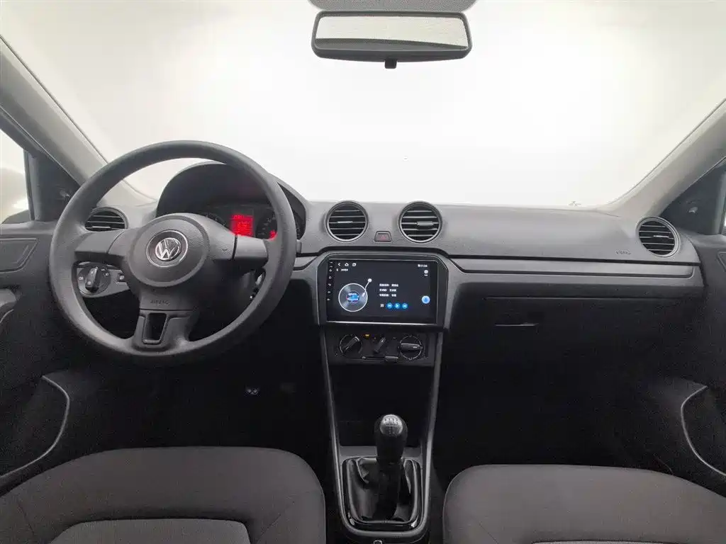 Volkswagen Jetta 2015 1.6L MT Fashion