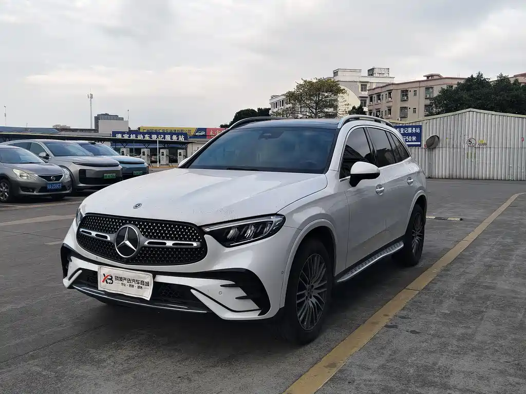 Mercedes-Benz GLC 2023