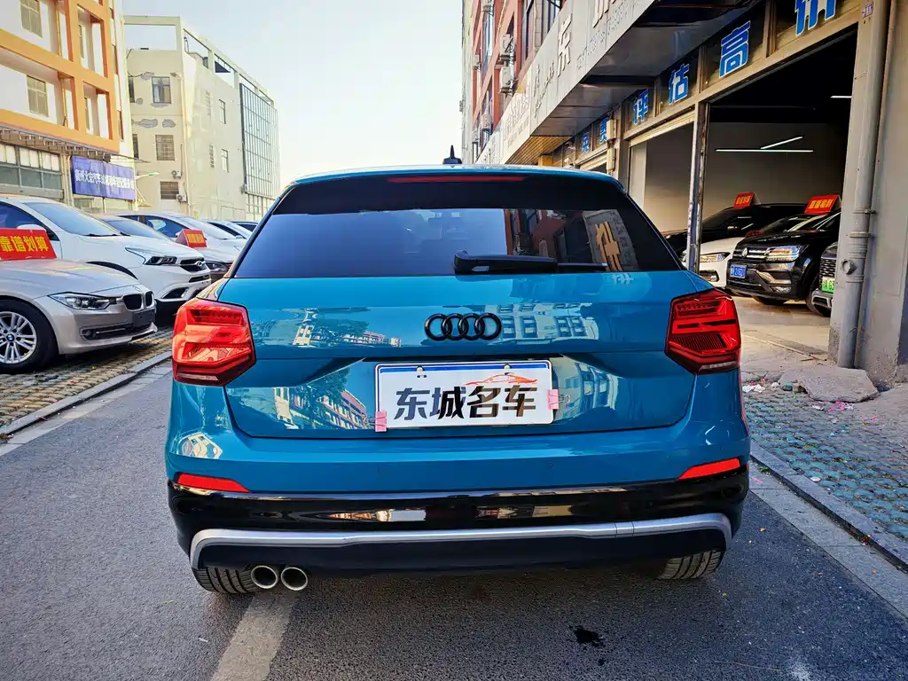 AUDI Q2L