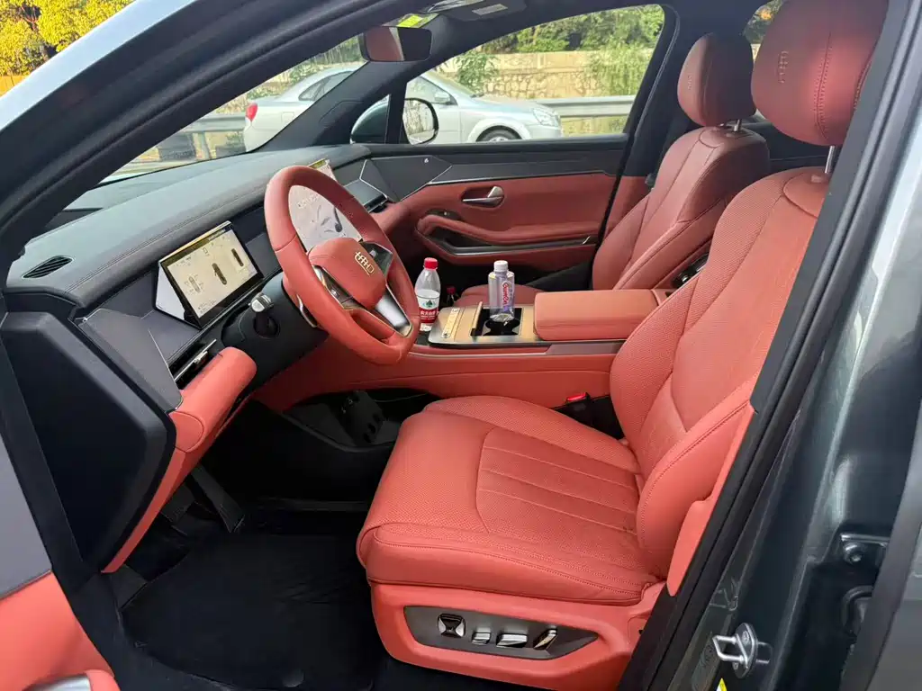 BYD Tang L L 2025 DM 175KM