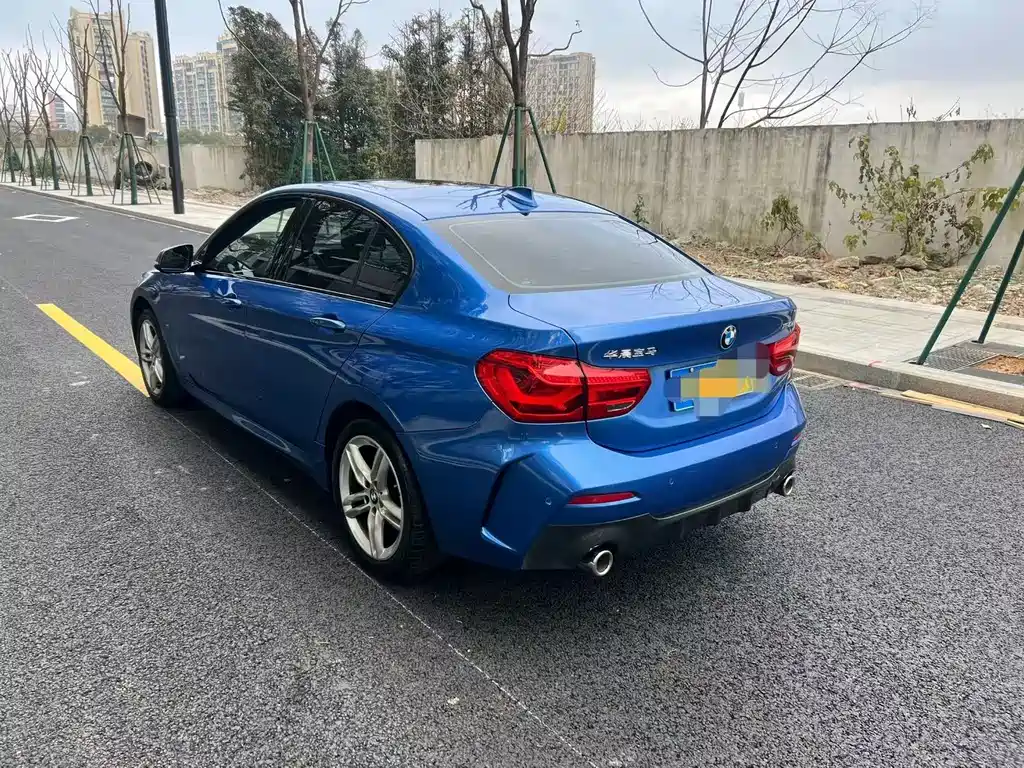 BMW 1 SERIES