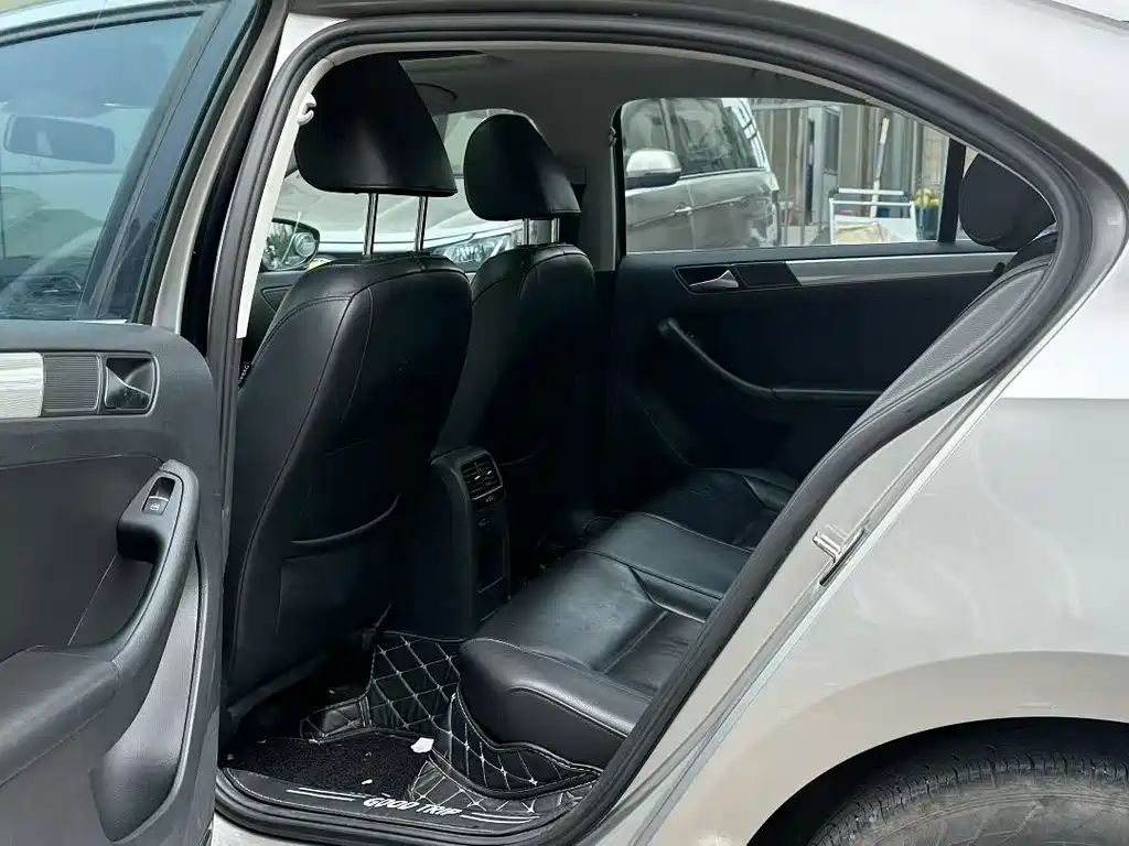Volkswagen Sagitar — миниатюра 6