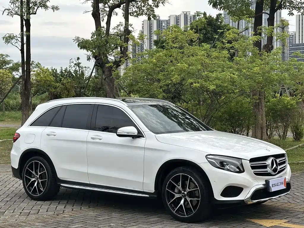 MERCEDES-BENZ GLC