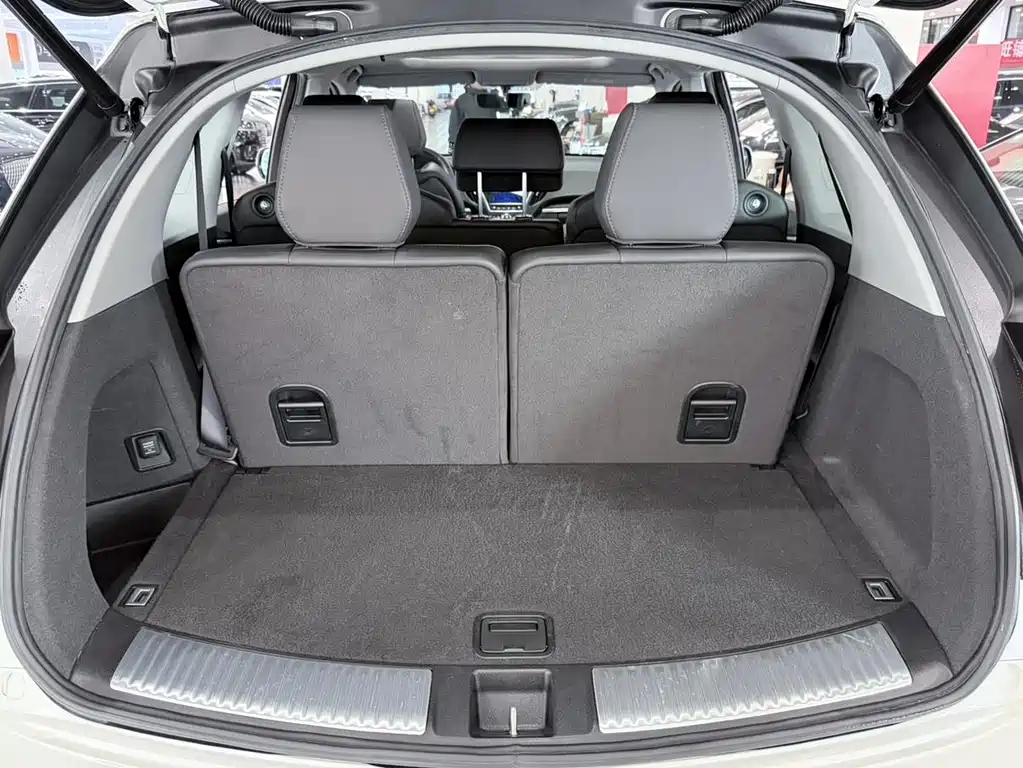 Acura MDX - фото 17