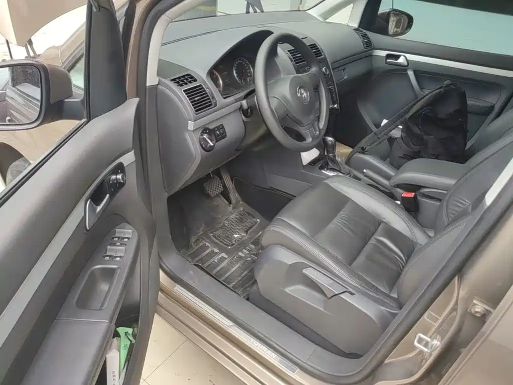 Volkswagen Touran — миниатюра 21