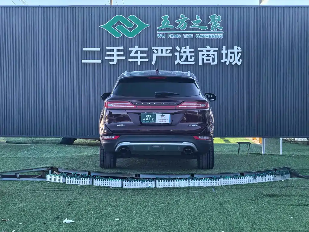 Lincoln MKC — миниатюра 6