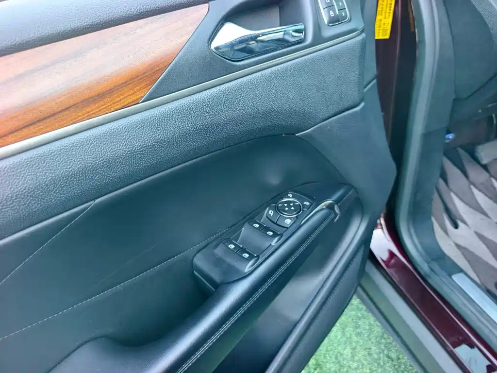 Lincoln MKC — миниатюра 12