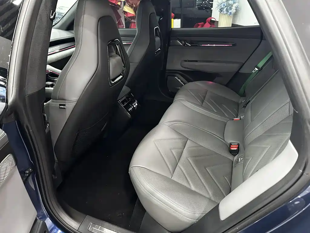 ZEEKR EXTREME KRYPTON 001