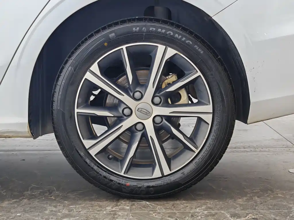 Geely Emgrand — миниатюра 9