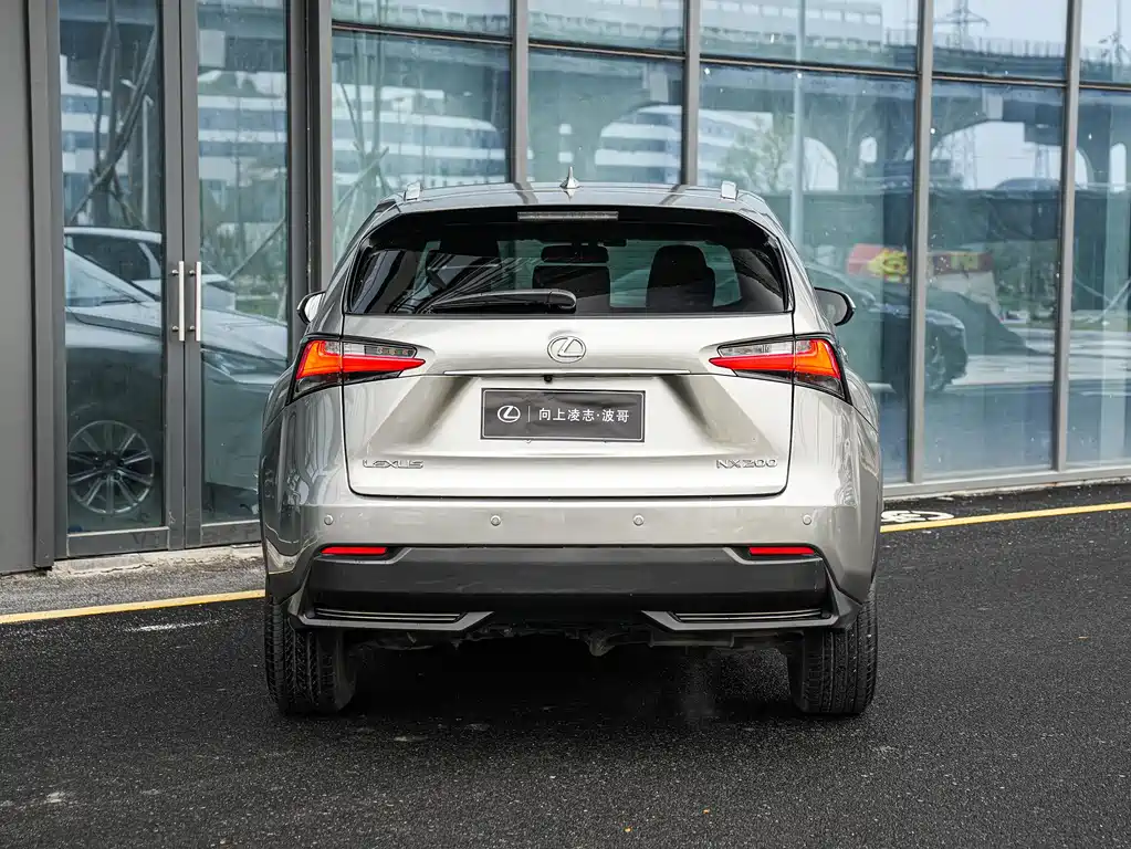 Lexus NX 2015 200
