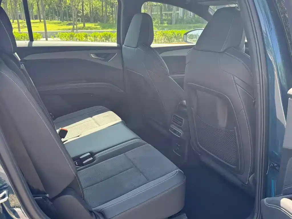 Audi Q5 e-tron — миниатюра 11