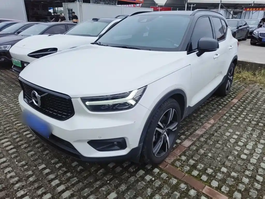 Volvo XC40 — миниатюра 2