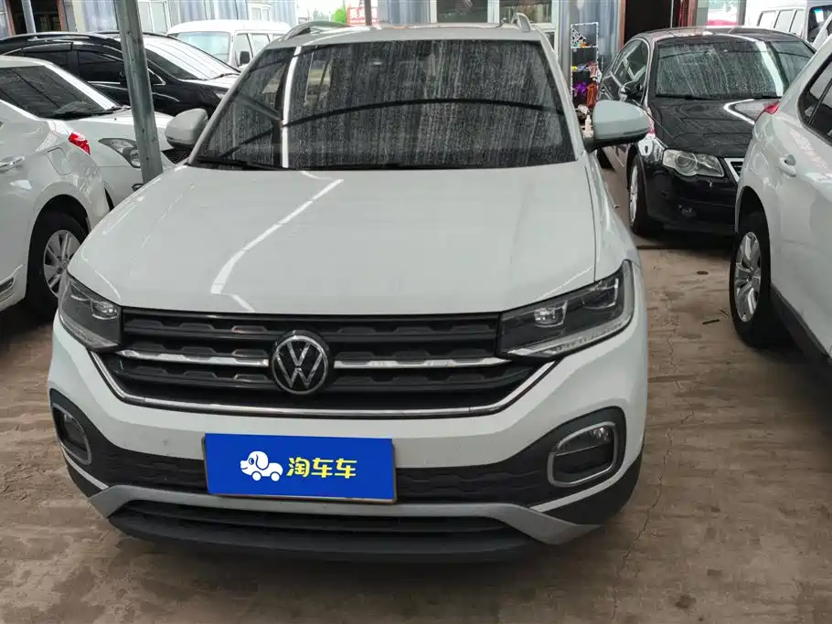 Volkswagen Tacqua 2020 1.5L AT