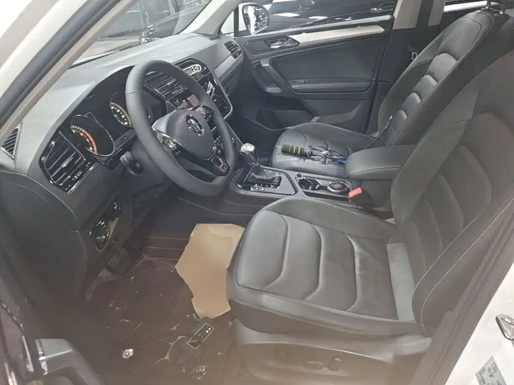 Volkswagen Tiguan L — миниатюра 15