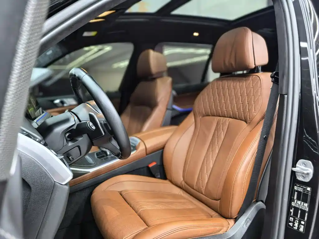 BMW X7 — миниатюра 32