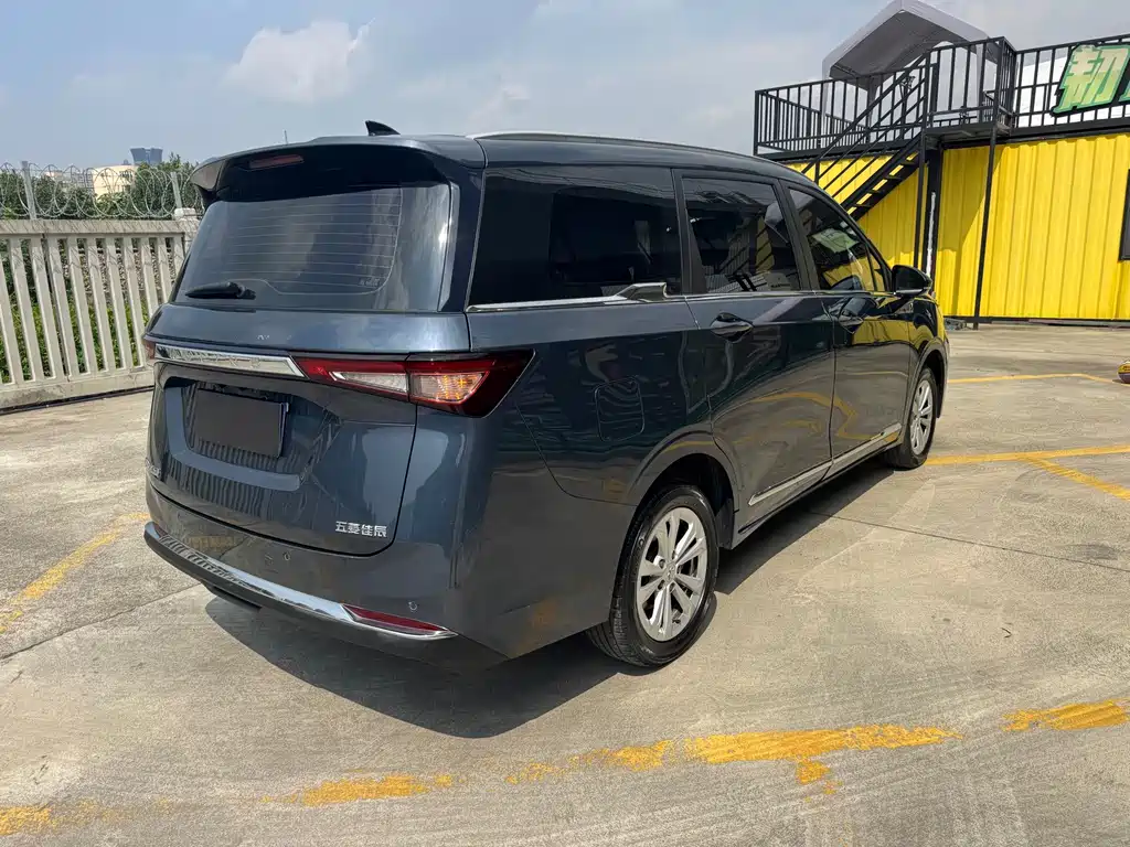 Wuling Jiachen — миниатюра 10