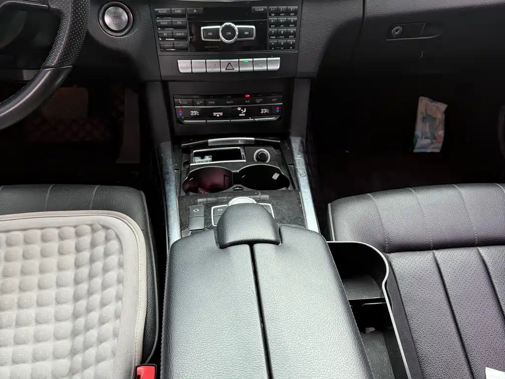 Mercedes-Benz E-Class — миниатюра 6
