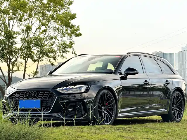 AUDI  RS 4 2021