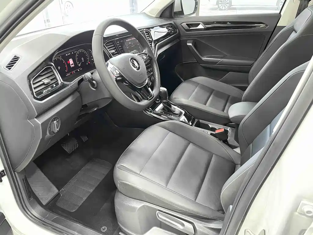 Volkswagen T-Roc 2021 280TSI DSG Smart Connect