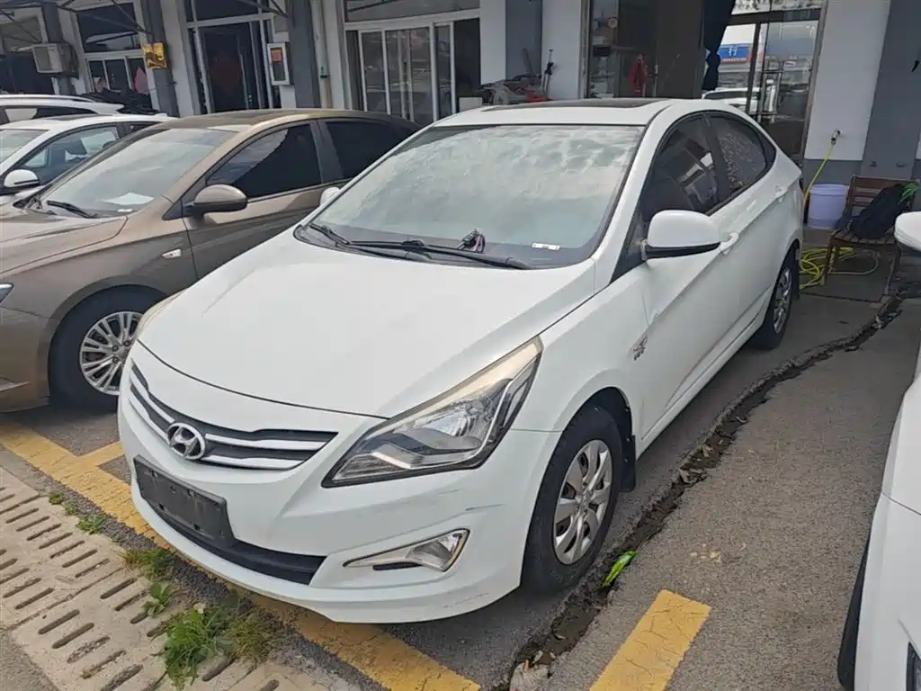 Hyundai Verna 2016