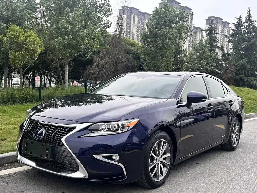 Lexus ES 2017