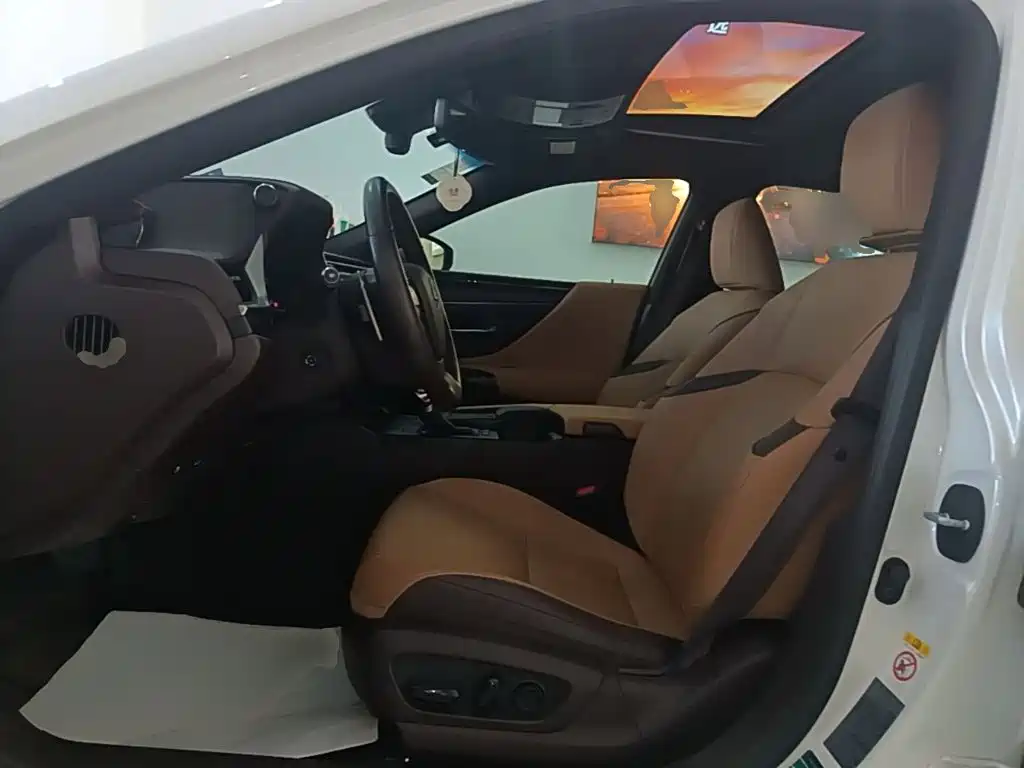 Lexus ES — миниатюра 15