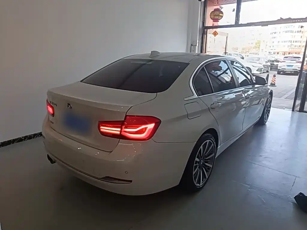 BMW 3 Series — миниатюра 7