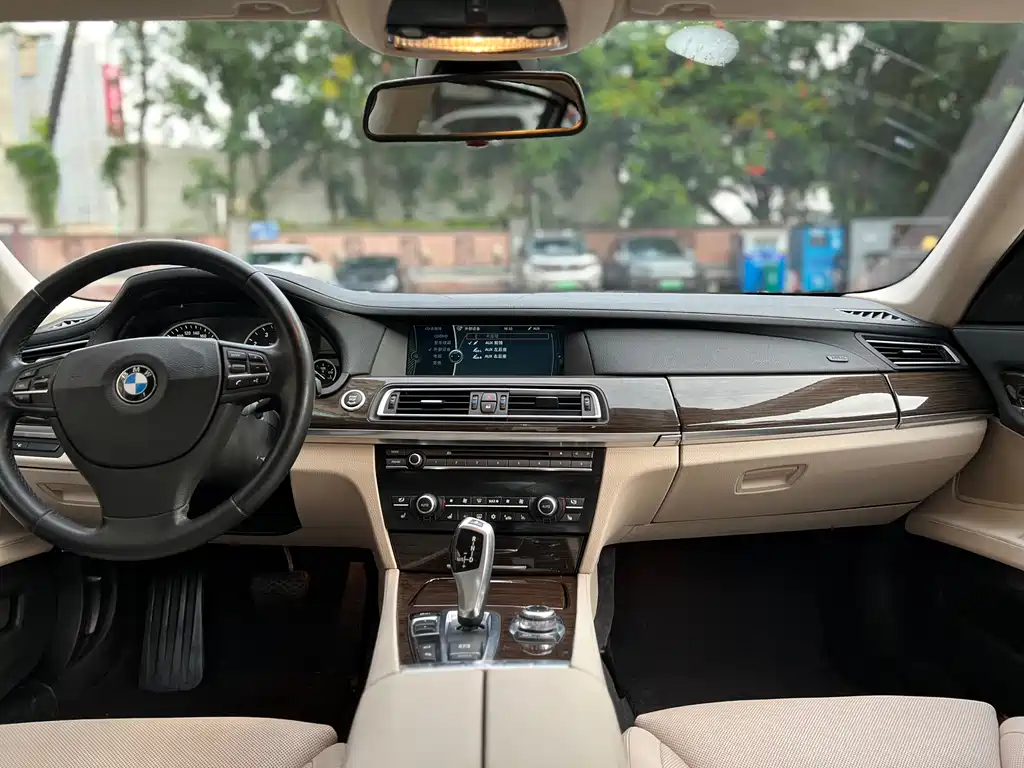 BMW 7 Series 7 2010 4.4T