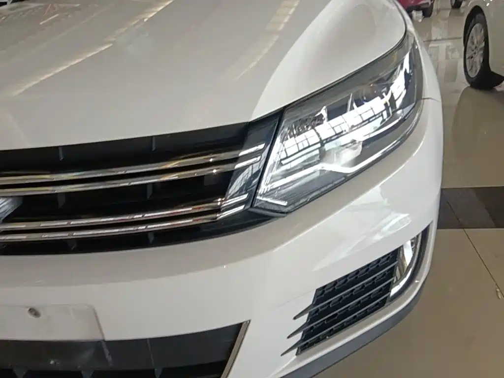 Volkswagen Tiguan — миниатюра 24